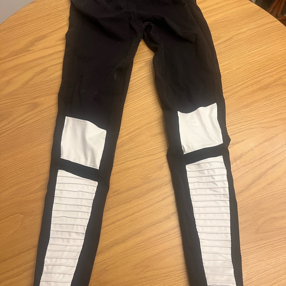 Alo moto Black and White Leggings - L